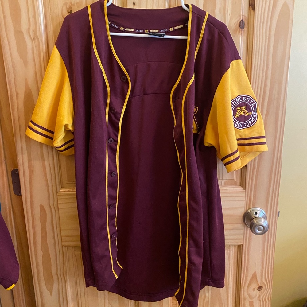 - Minnesota Golden Gopher Baseball Shirt/Jersey
